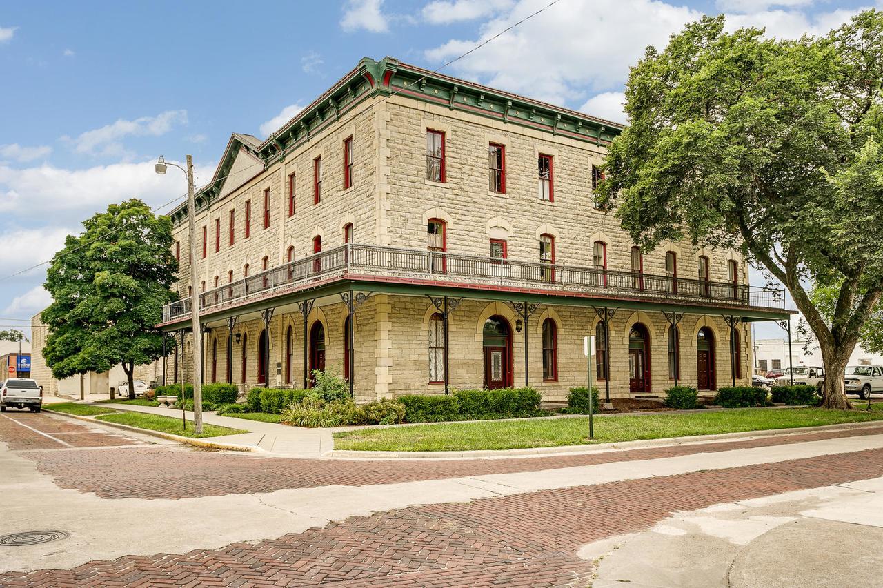 Historic Elgin Hotel Марион Экстерьер фото